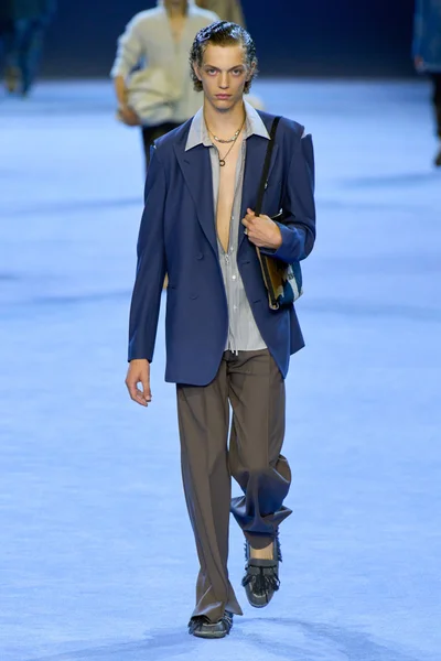 Look 14